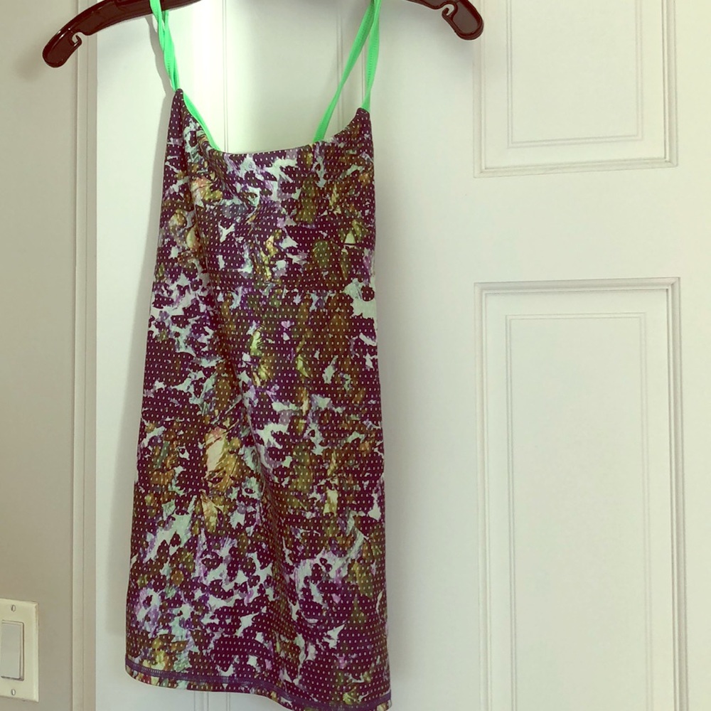 Lululemon tank with built in bra sz 4